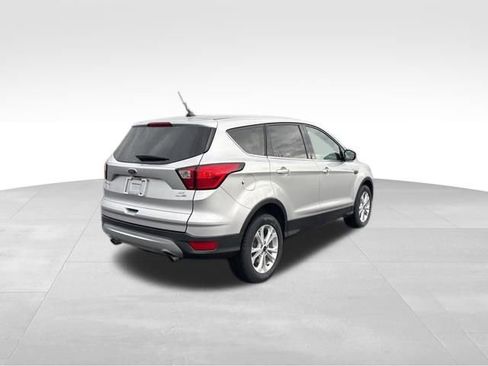 Used 2019 Ford Escape SE image 5