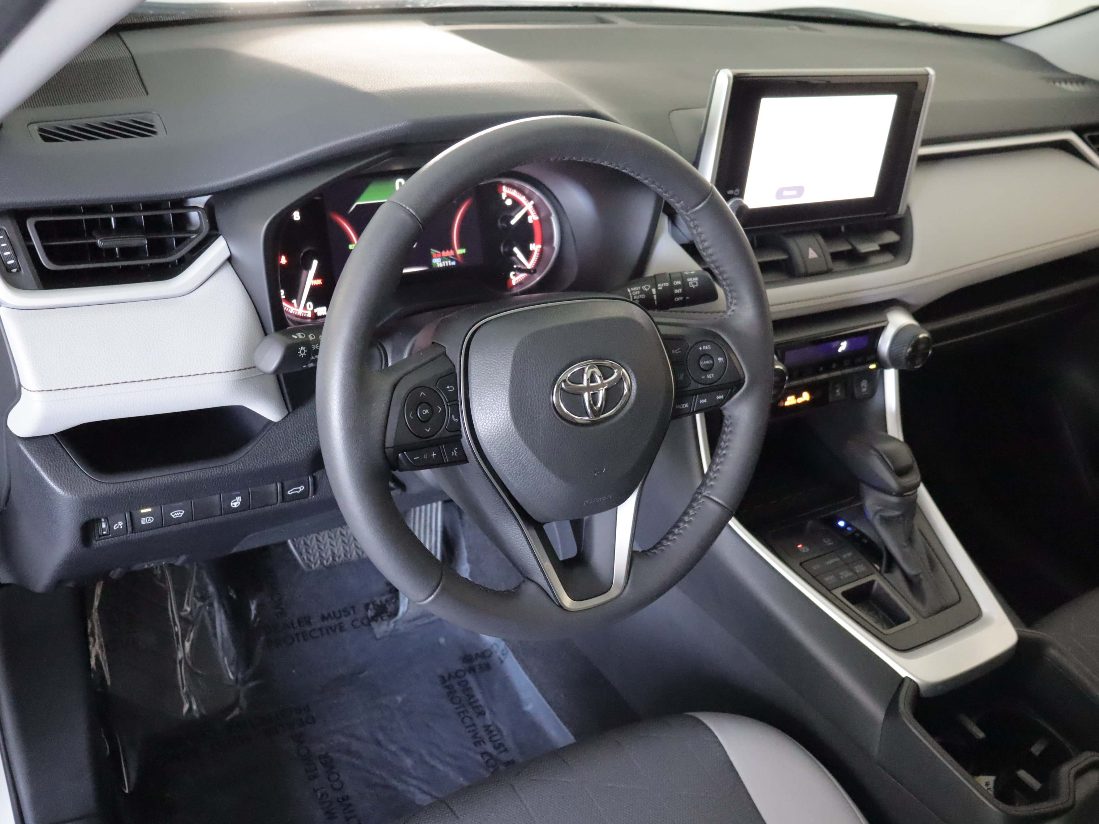 Used 2024 Toyota RAV4 XLE w/ Convenience Package AWD/4WD image 11