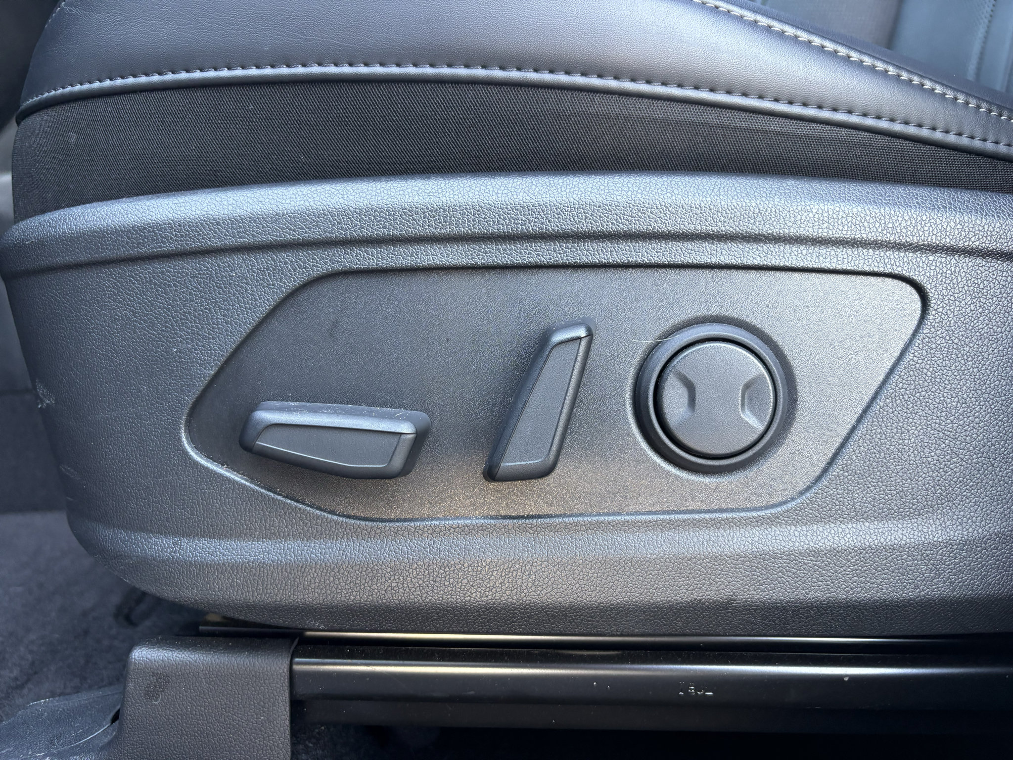 Used 2025 Kia Sorento EX w/ EX Panoramic Sunroof Package FWD image 27