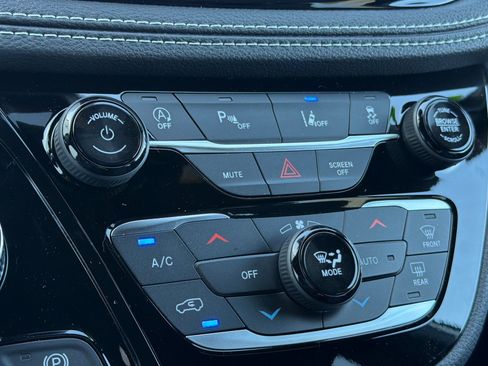 New 2026 Chrysler Pacifica Select image 19