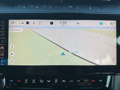 New 2026 Jeep Grand Cherokee Altitude image 22