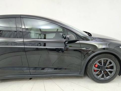 Used 2024 Tesla Model X Plaid image 8