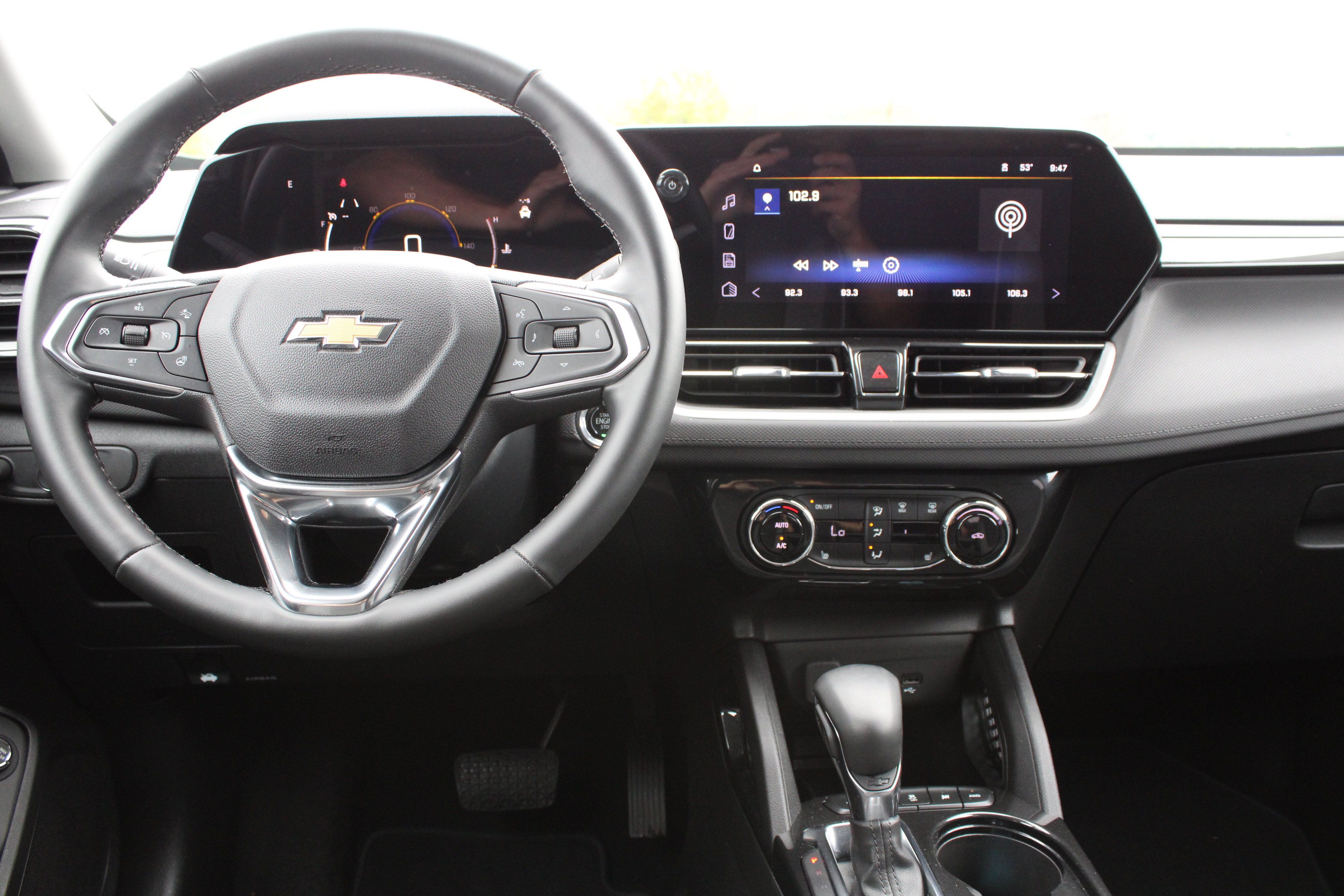 Used 2025 Chevrolet TrailBlazer LT w/ Convenience Package AWD/4WD image 23