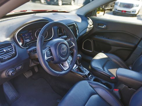 Used 2018 Jeep Compass Limited image 4