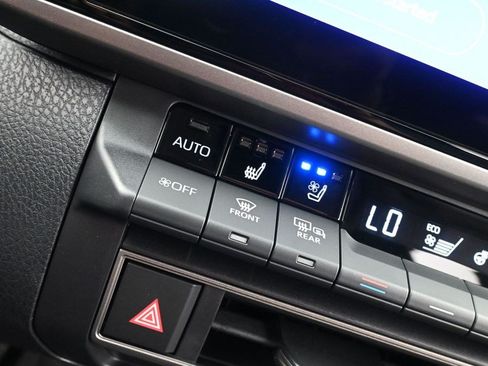 Used 2025 Toyota Camry XLE w/ Premium Plus Package FWD image 13