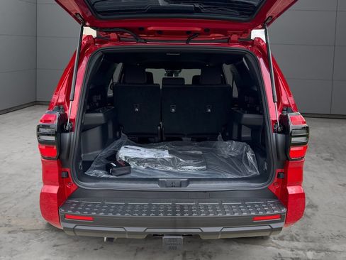 New 2026 Toyota 4Runner SR5 AWD/4WD image 19