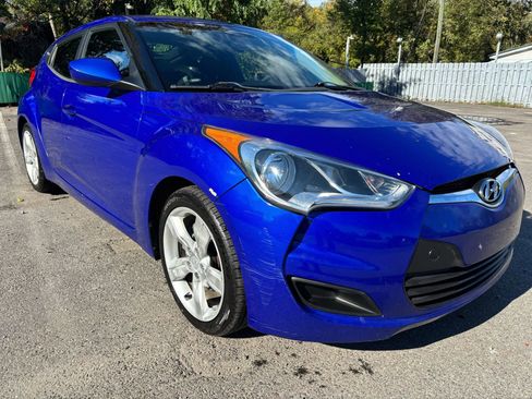 Used 2012 Hyundai Veloster image 3