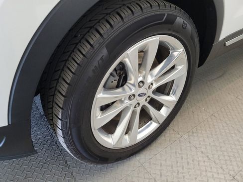 Used 2019 Ford Explorer XLT w/ Equipment Group 202A AWD/4WD image 31