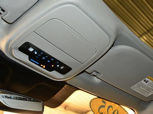 Used 2025 Ford Expedition Max Platinum AWD/4WD image 26