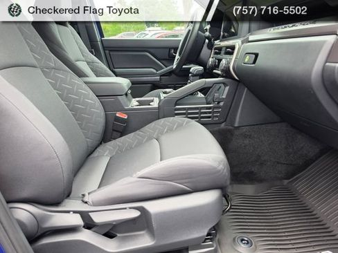 Used 2025 Toyota Tacoma SR5 AWD/4WD image 27