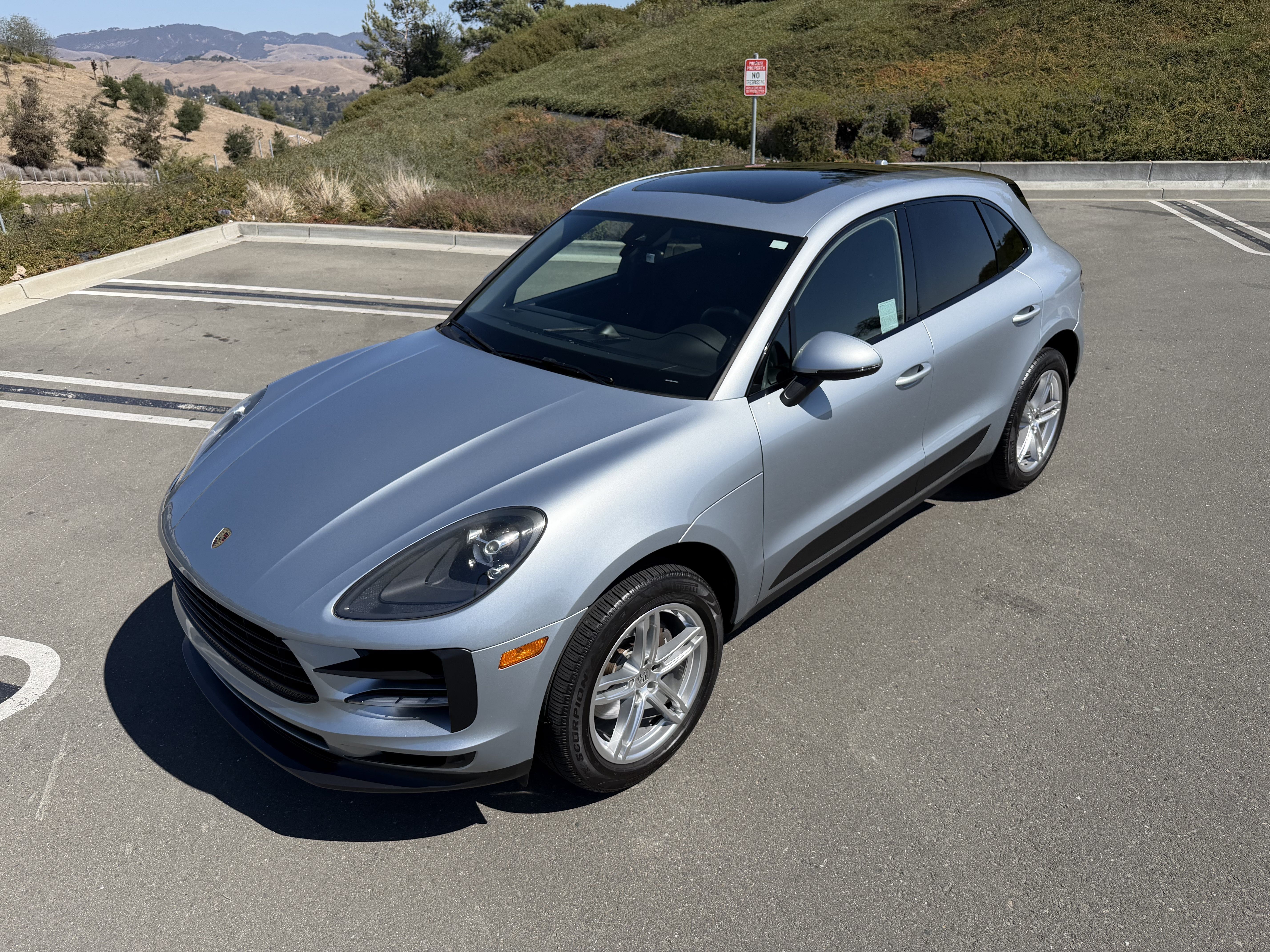 Used 2020 Porsche Macan AWD/4WD image 5