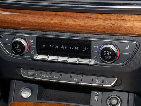 Used 2023 Audi Q5 2.0T Premium w/ Convenience Package image 23