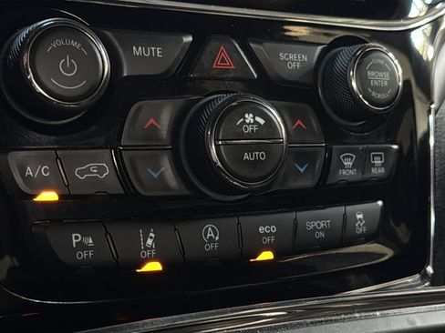 Used 2020 Jeep Grand Cherokee Altitude AWD/4WD image 26