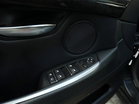 Used 2016 BMW 535i Gran Turismo xDrive image 22