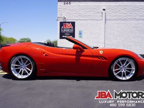 Used 2014 Ferrari California RWD image 94