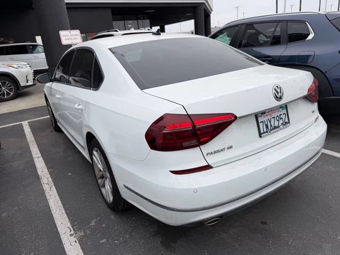 Used 2017 Volkswagen Passat 1.8T SE FWD image 4