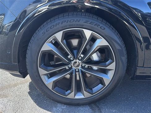 Used 2025 Audi Q7 3.0T Prestige w/ Prestige Package image 9