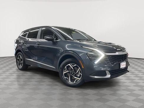 Used 2024 Kia Sportage LX image 2