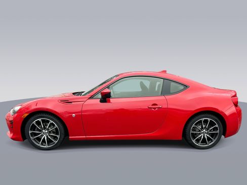 Used 2017 Toyota 86 Auto (Natl) RWD image 7