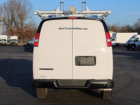 Used 2025 Chevrolet Express 2500 Extended w/ Communications Package image 12