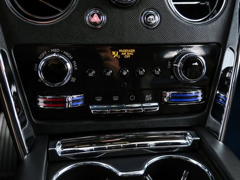 Used 2021 Rolls-Royce Cullinan image 23