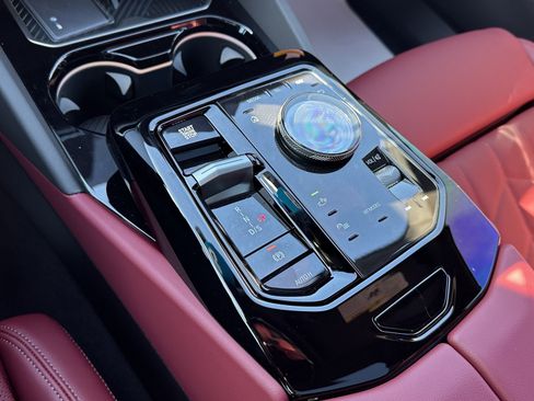 Used 2026 BMW 530i xDrive image 25