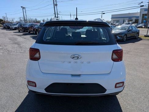 Certified 2023 Hyundai Venue Limited image 4