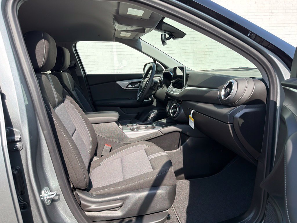 New 2026 Chevrolet Blazer LT w/ Convenience Package FWD image 12
