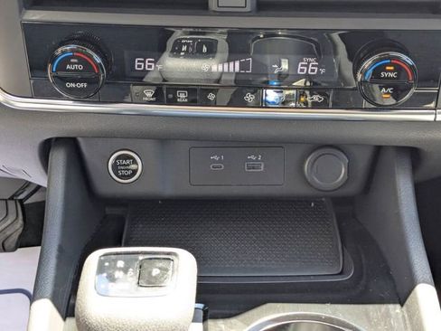 Used 2023 Nissan Rogue SV image 15