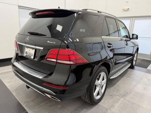 Used 2019 Mercedes-Benz GLE 400 4MATIC image 2