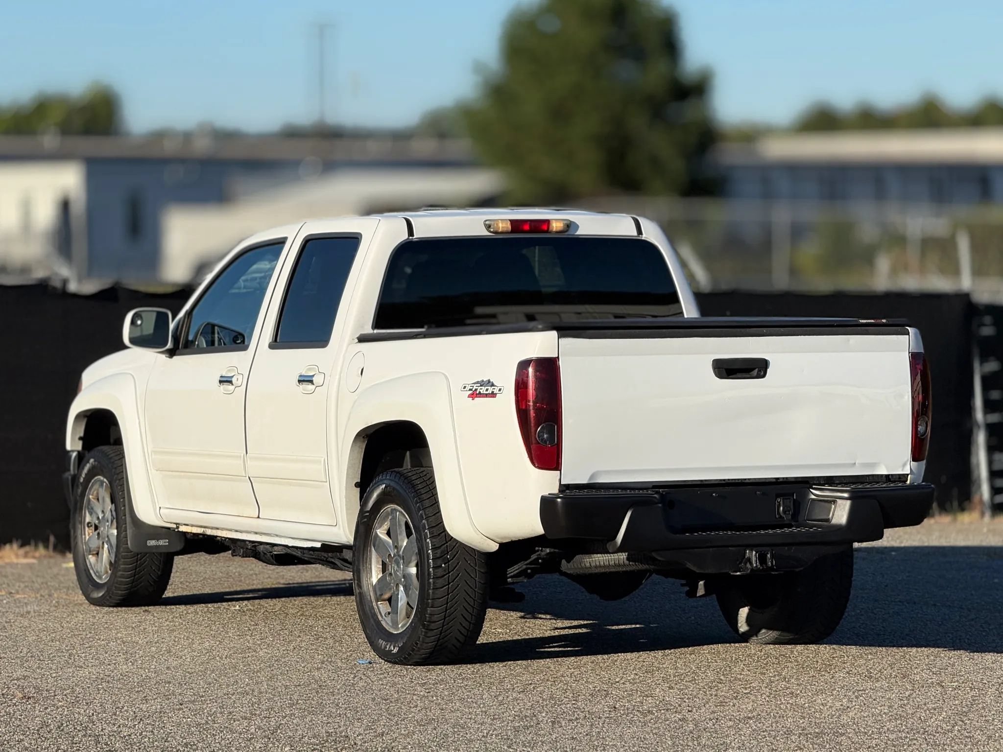 Used 2011 GMC Canyon SLE AWD/4WD image 10