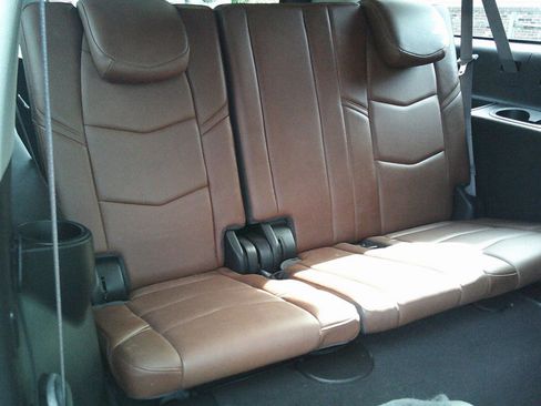 Used 2017 Cadillac Escalade ESV Luxury AWD/4WD image 22