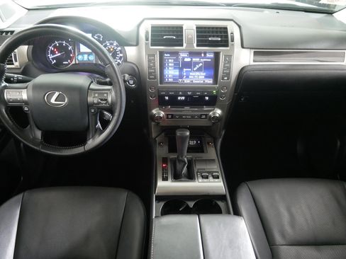 Used 2015 Lexus GX 460 image 10