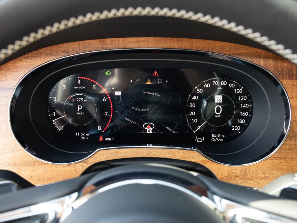 Used 2025 Bentley Bentayga AWD/4WD image 37