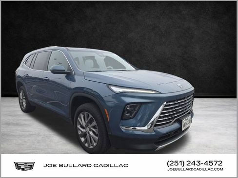 Used 2025 Buick Enclave Preferred image 1