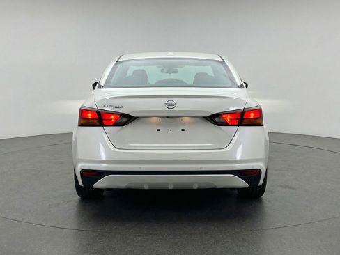 Used 2025 Nissan Altima 2.5 SV FWD image 7
