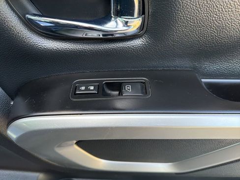 Used 2018 Nissan Titan PRO-4X w/ Pro-4x Utility Package AWD/4WD image 13