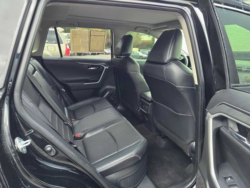 Used 2020 Toyota RAV4 Limited image 14