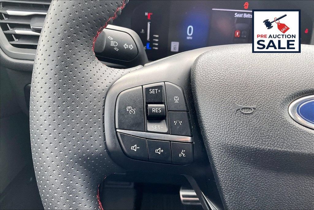 Used 2024 Ford Escape ST-Line w/ Tech Pack #1 AWD/4WD image 18
