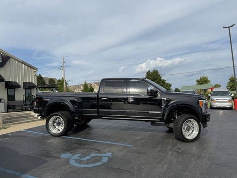 Used 2019 Ford F450 Platinum w/ Platinum Ultimate Package AWD/4WD image 2