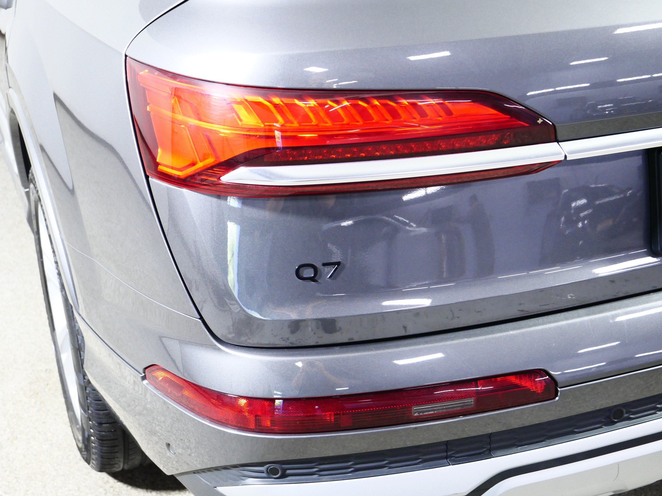 Certified 2025 Audi Q7 3.0T Premium Plus AWD/4WD image 17