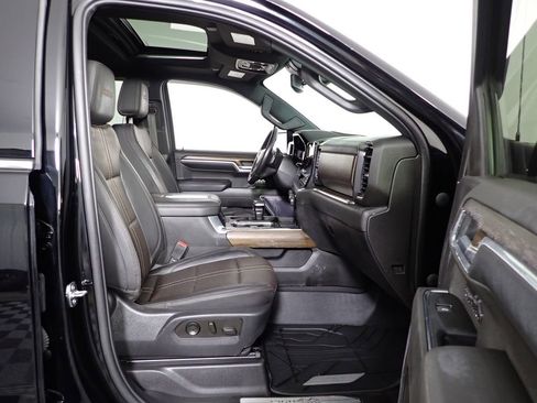 Used 2022 Chevrolet Silverado 1500 High Country AWD/4WD image 37