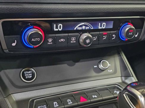 New 2025 Audi Q3 2.0T Premium image 28