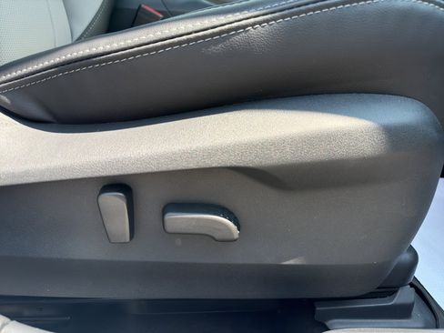 Certified 2025 Subaru Outback Limited AWD/4WD image 24