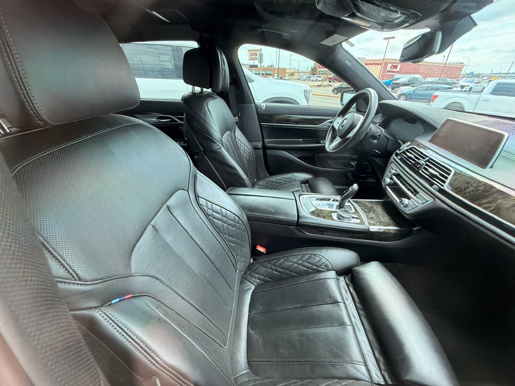 Used 2020 BMW 740i w/ M Sport Package RWD image 18