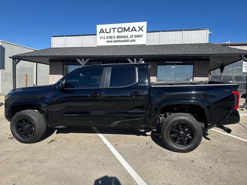 Used 2024 Toyota Tacoma SR5 image 8