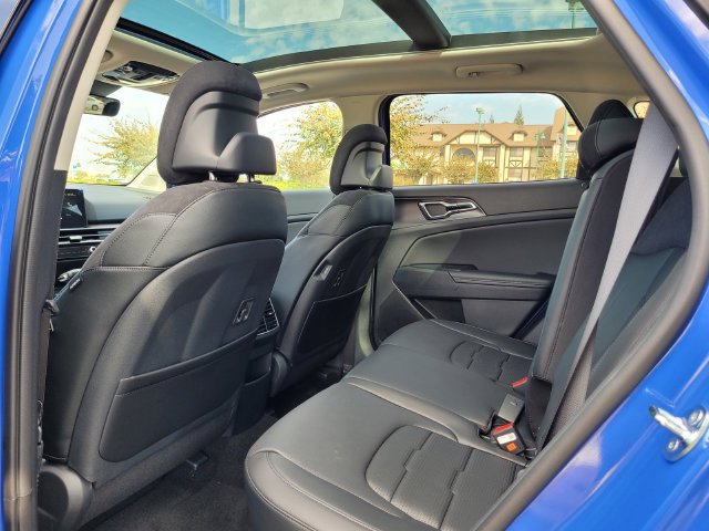 New 2026 Kia Sportage SX FWD image 6