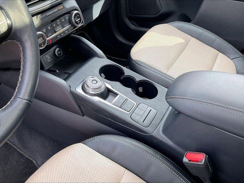 Used 2021 Ford Escape Titanium w/ Titanium Elite Package image 18