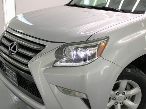 Used 2017 Lexus GX 460 image 17