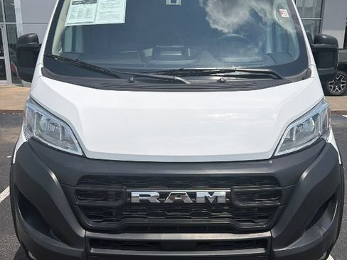 Used 2025 RAM ProMaster 2500 w/ Convenience Group FWD image 14